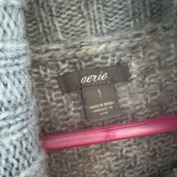 Aerie Women’s sweater - Picture 2 of 3